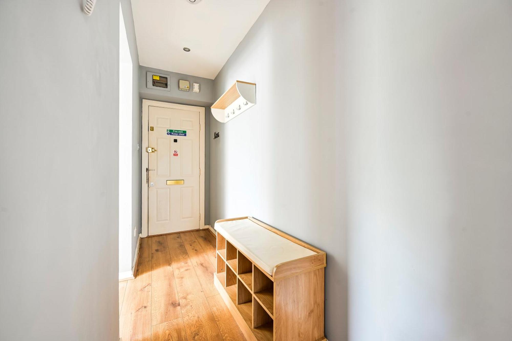 Cosy 1-Bed E15, Sleeps 4, 1 Min From Tube Station Near O2 Arena Διαμέρισμα Λονδίνο Εξωτερικό φωτογραφία
