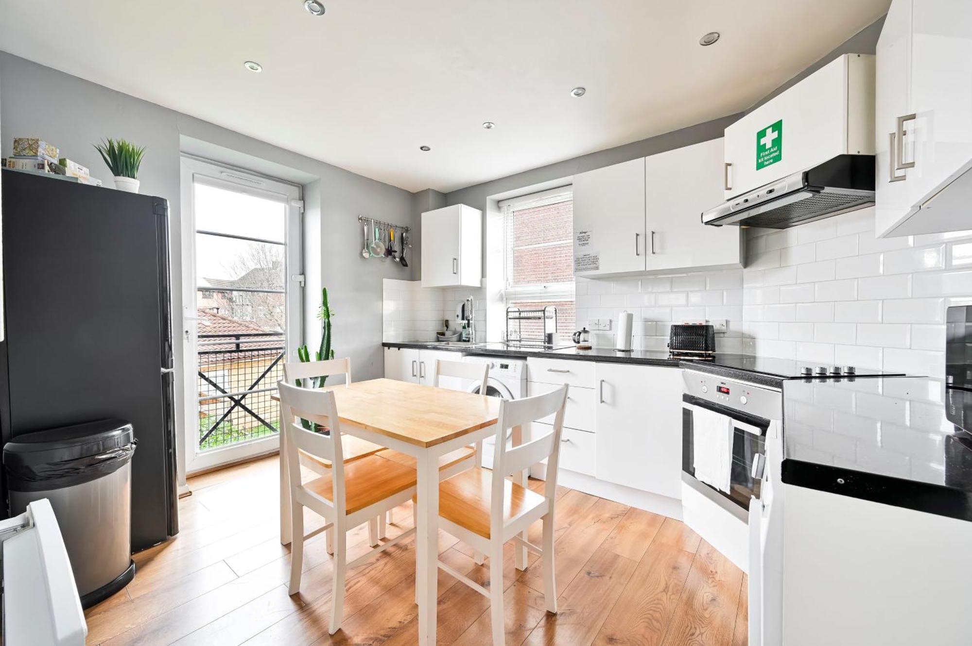 Cosy 1-Bed E15, Sleeps 4, 1 Min From Tube Station Near O2 Arena Διαμέρισμα Λονδίνο Εξωτερικό φωτογραφία