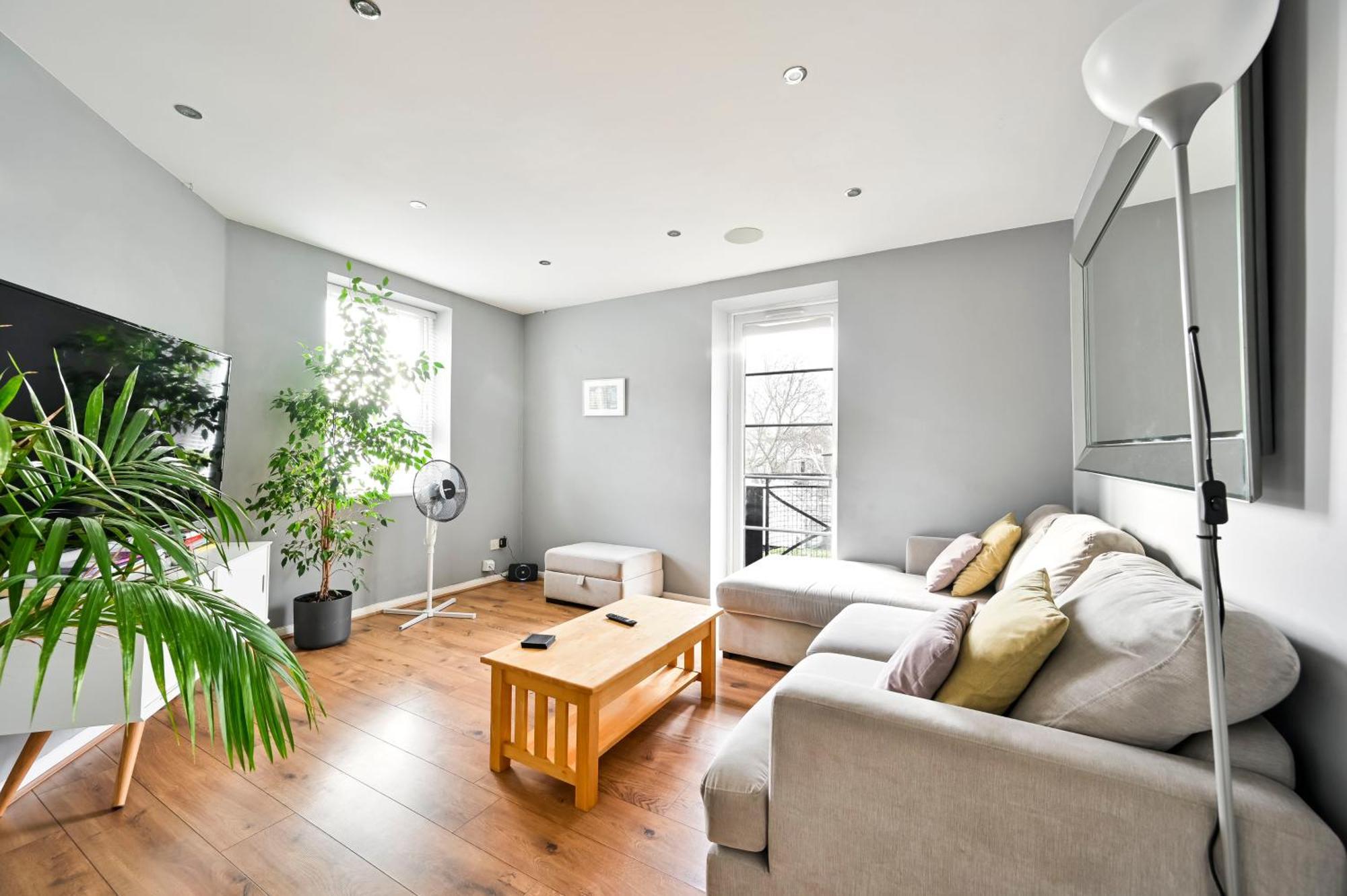 Cosy 1-Bed E15, Sleeps 4, 1 Min From Tube Station Near O2 Arena Διαμέρισμα Λονδίνο Εξωτερικό φωτογραφία