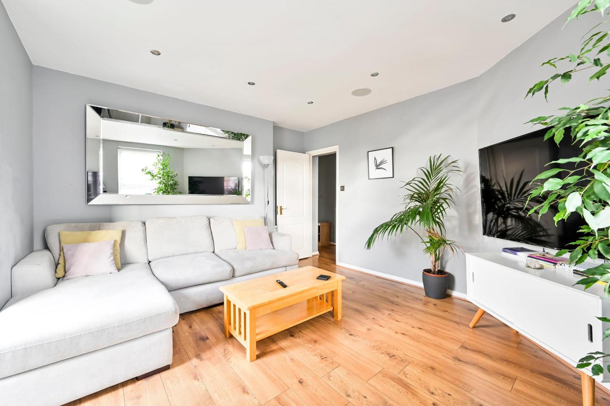 Cosy 1-Bed E15, Sleeps 4, 1 Min From Tube Station Near O2 Arena Διαμέρισμα Λονδίνο Εξωτερικό φωτογραφία