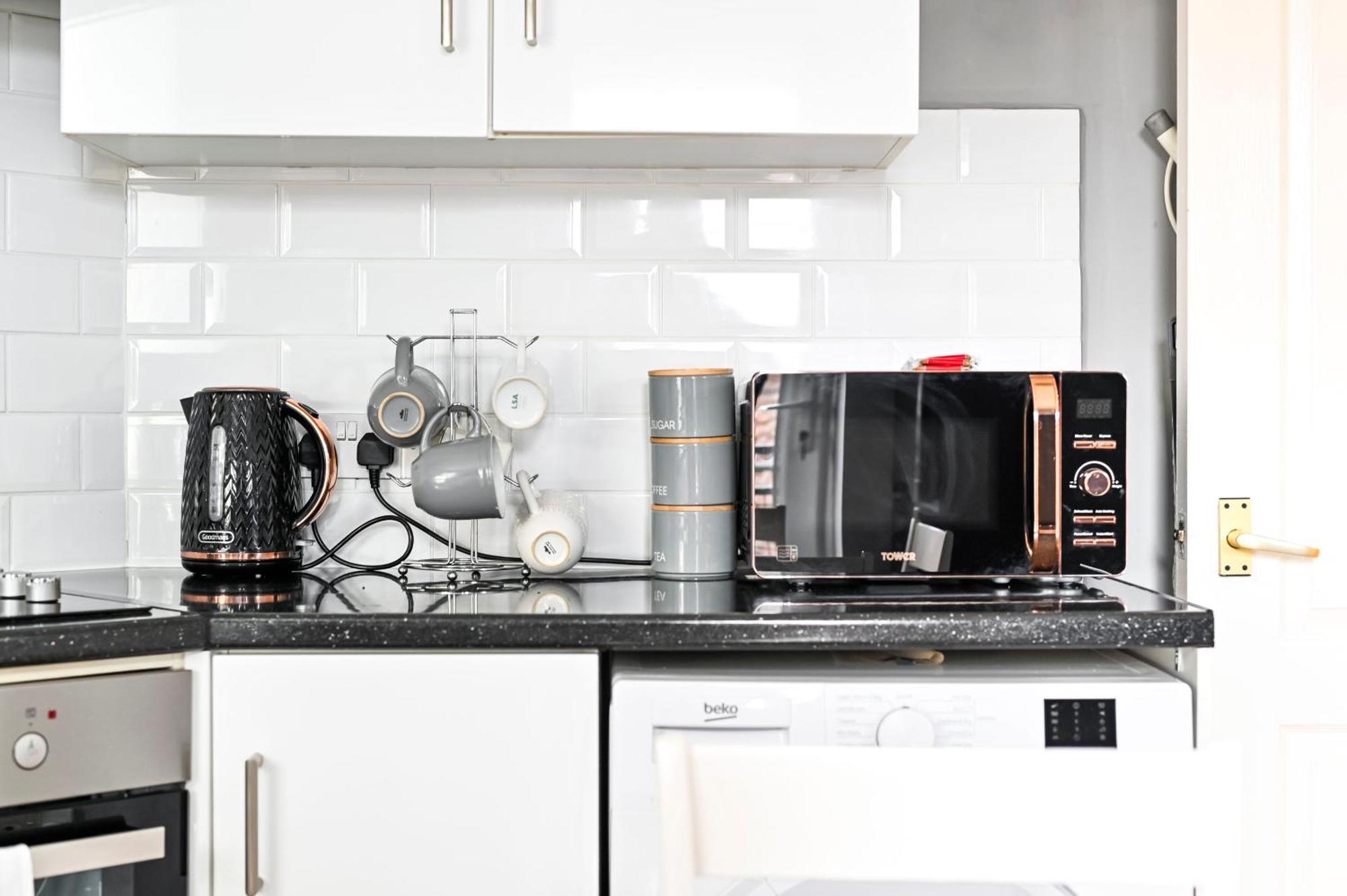 Cosy 1-Bed E15, Sleeps 4, 1 Min From Tube Station Near O2 Arena Διαμέρισμα Λονδίνο Εξωτερικό φωτογραφία